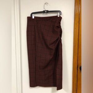 Zara Women's Skirt Size XL Color Dark Red/Black
